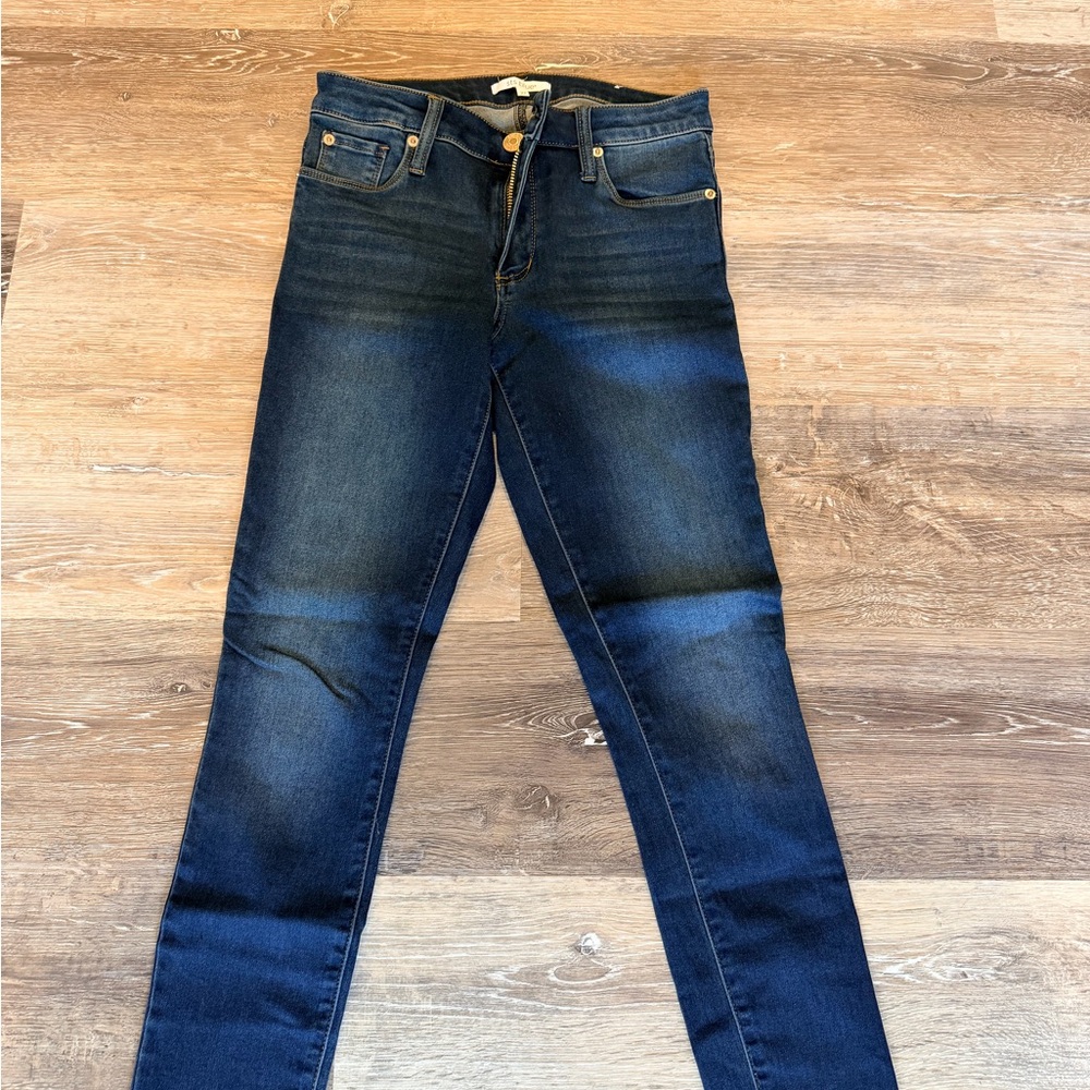 ✨ ESSENTIAL DARK WASH SKINNY JEANS ✨